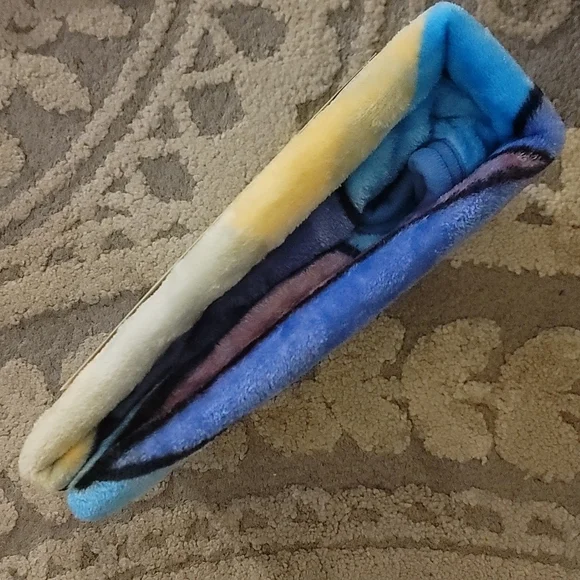 Disney Stitch Silky Soft Throw Blanket Character New 40x50 - Picture 6 of 6